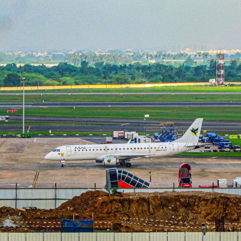 Embraer ERJ-190 (XY-ALP)