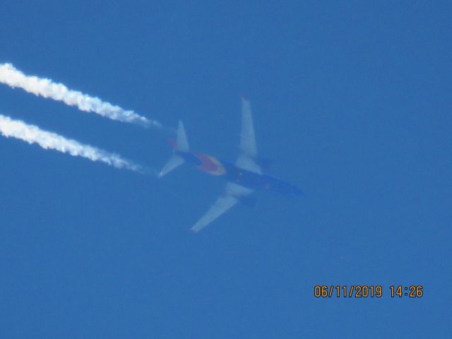 Boeing 737-700 (N7833A)