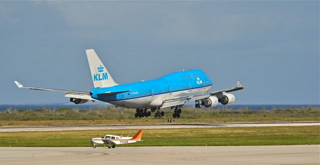 Boeing 747-400 — - Calimero....