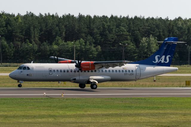 ATR ATR-72 (OY-JZH)