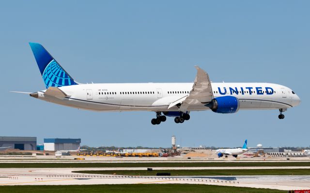 Boeing 787-8 (N17015)