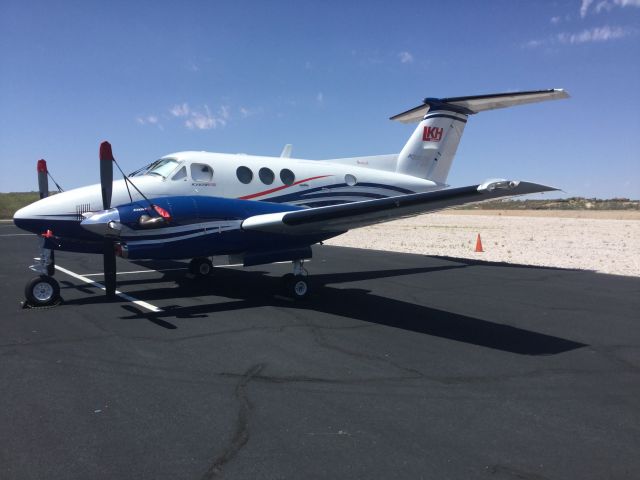 Beechcraft King Air 90 (N16WG)