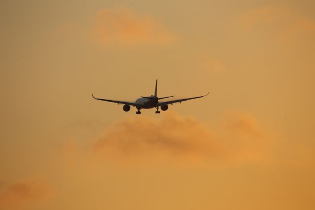 Airbus A350-1000 (G-VPOP)