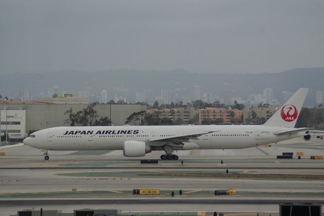 BOEING 777-300 (JA743J) - Japan Airlines B777-346ER cn36130