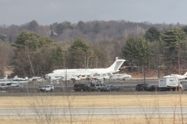 McDonnell Douglas DC-9-30 (N215US)