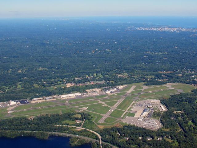 Cessna Cutlass RG (N430EP) - The Westchester airport on a clear, clear day!