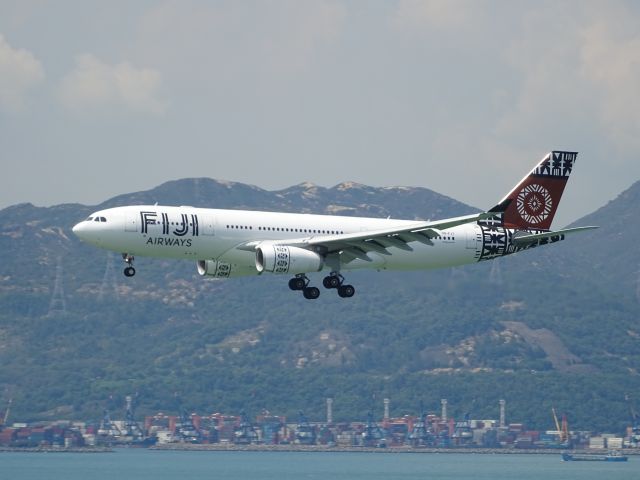 Airbus A330-200 (DQ-FJT)