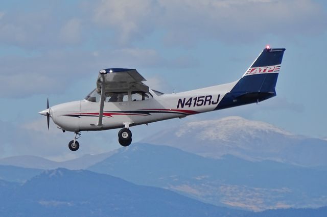 Cessna Skyhawk (N415RJ)