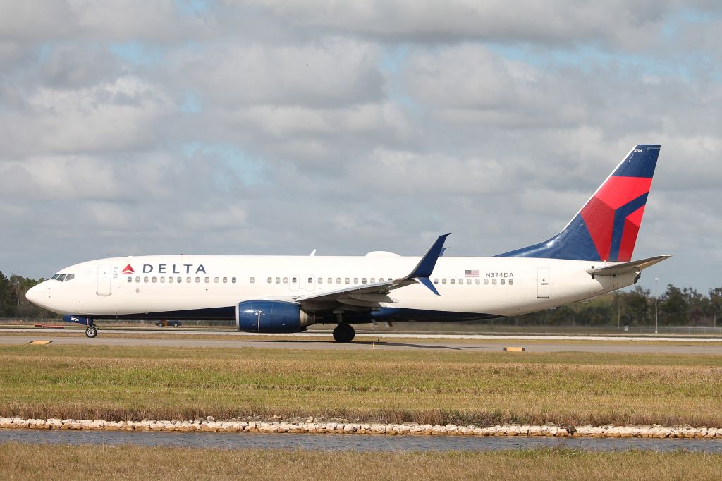 Photo of Delta B738 (N374DA) - FlightAware