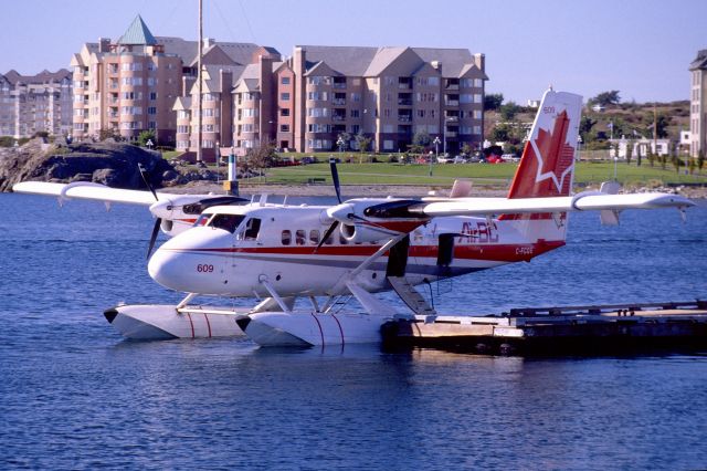 De Havilland Canada Twin Otter (C-FGQE) - October 1994 at Victoria, BC, Canada