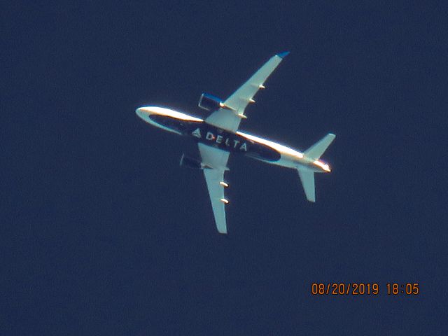 Airbus A220-100 (N115DU)