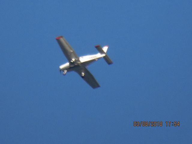 Piper Cherokee (N490OU)