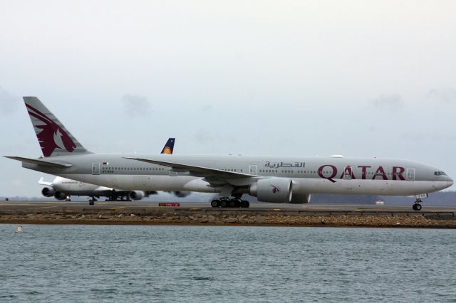 BOEING 777-300ER (A7-BAQ)