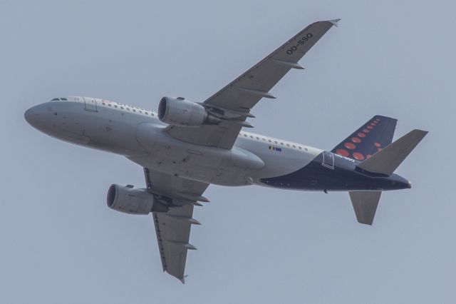 Airbus A319 (OO-SSQ)