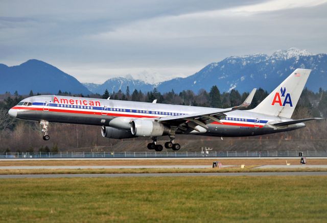 Boeing 757-200 (N613AA)