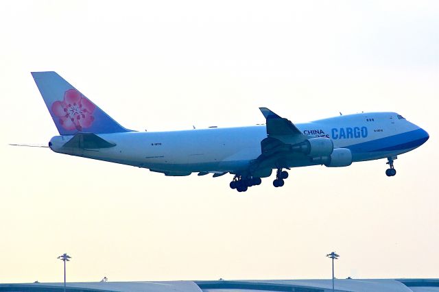 Boeing 747-400 (B-18710)