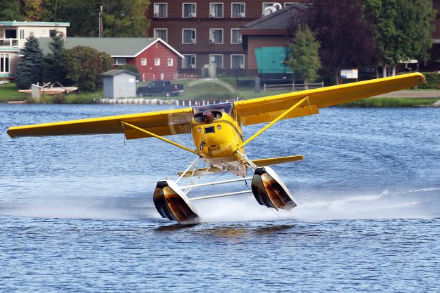 Cessna Skywagon (N22CB)