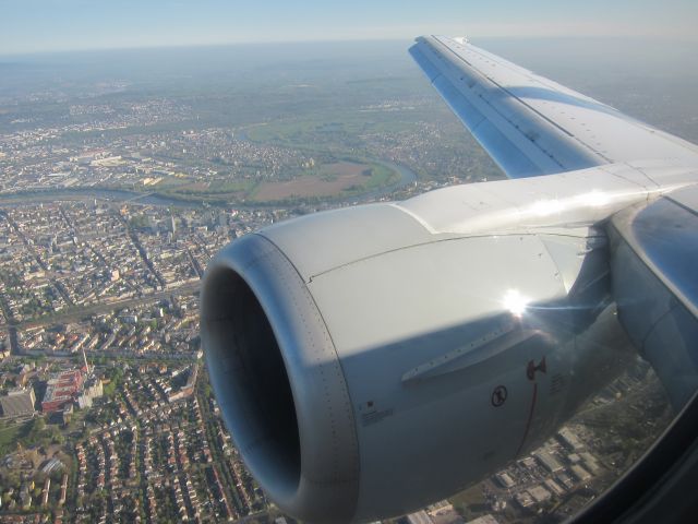 BOEING 737-300 (D-ABEW) - Approaching Frankfurt Am Main, beautiful!