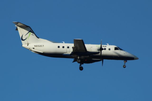 Embraer EMB-120 Brasilia (N652CT) - Via Air 3050 doing a rare landing on 33R from Clarksburg, WV. 