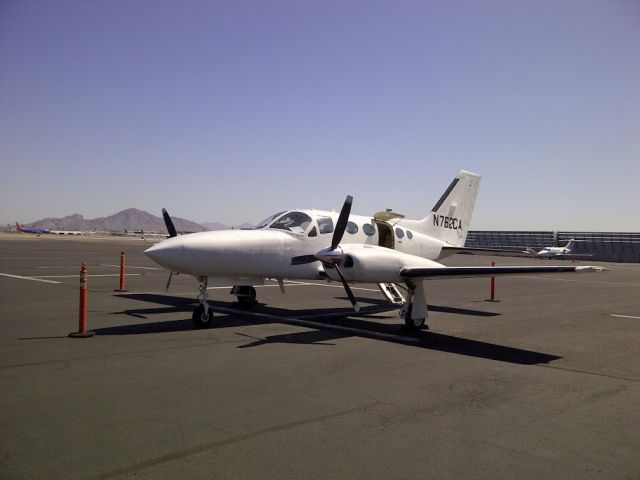 Cessna 421 (N762CA)