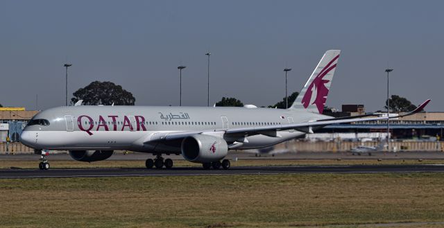 Airbus A350-900 (A7-AMH)