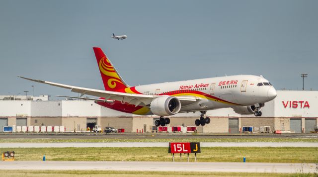 Boeing 787-8 (B-2722) - Hainan on short finals for runway 23 while a United A320 comes in on the South parallel (24R)