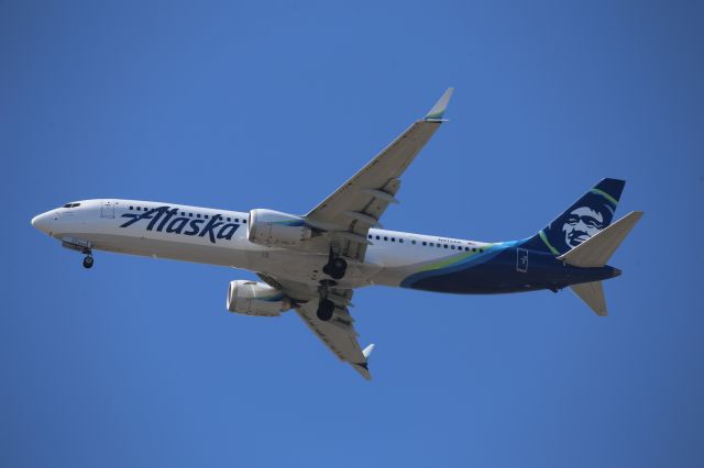 Boeing 737 MAX 9 (N913AK)