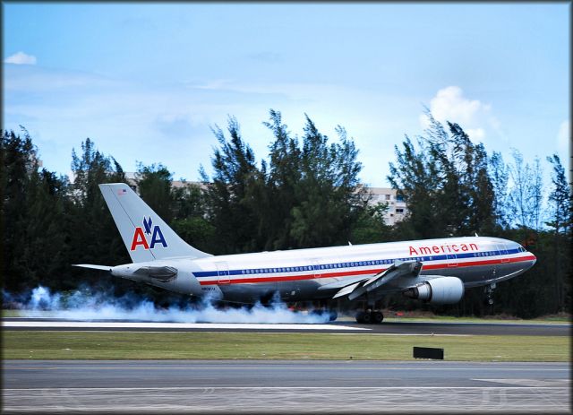 N8067A — - American Airlines Airbus A300B4-605R N8067A (cn 510)  San Juan - Luis Munoz Marin International (SJU / TJSJ) Puerto Rico, 8-08-2009 Photo: Tomás Del Coro