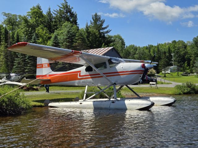 Cessna Skywagon 180 (N61L) - First time on floats after restoration.