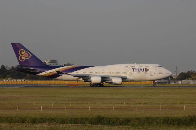 Boeing 747-400 (HS-TGA) - Departure at Narita Intl Airport 16R on 2010/5/2