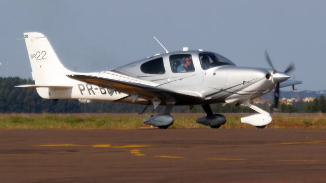 Cirrus SR-22 (PR-BBK)