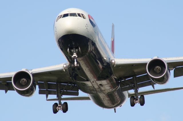 BOEING 767-300 (G-NBWO)