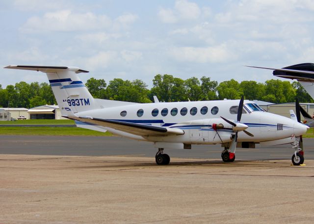 Beechcraft Super King Air 350 (N983TM) - At Downtown Shreveport.