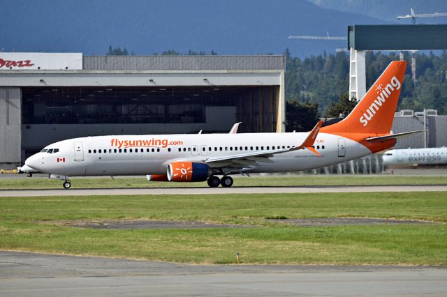 Boeing 737-800 (C-FYJD)