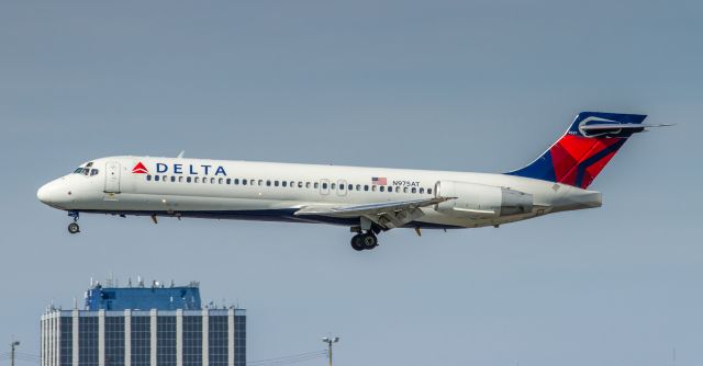 Boeing 717-200 (N975AT)