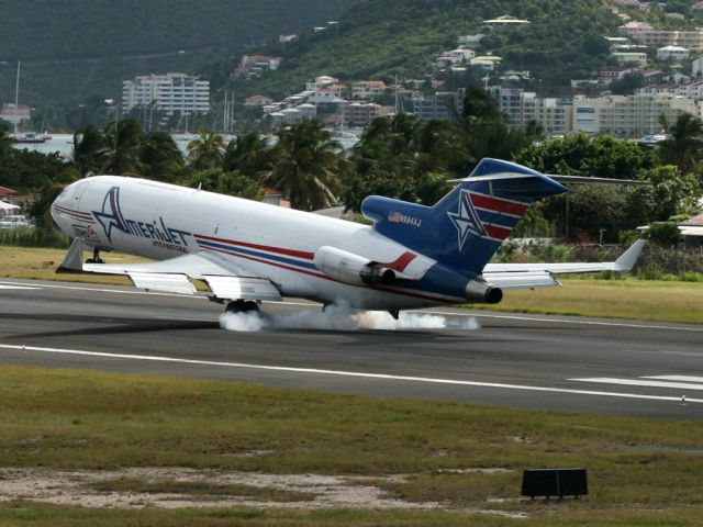 Boeing 727-100 (N994AJ)