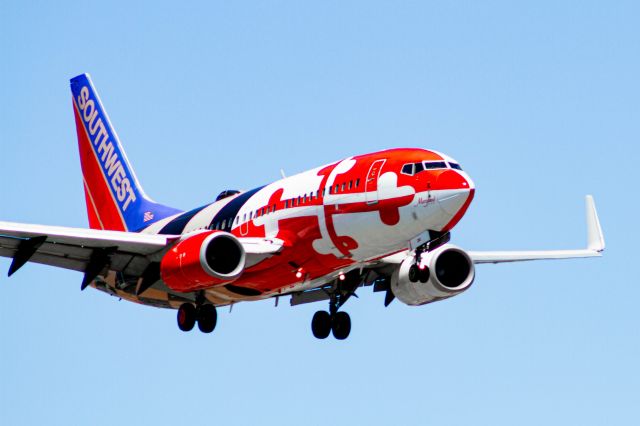 Boeing 737-700 (N214WN) - This is the Maryland One livery from Southwest.