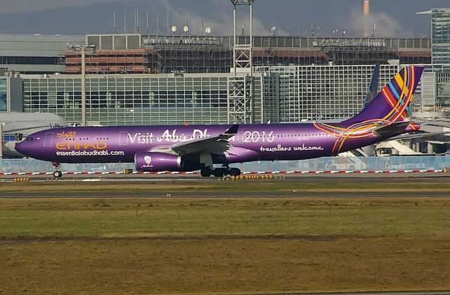 Airbus A330-300 (A6-AFA)
