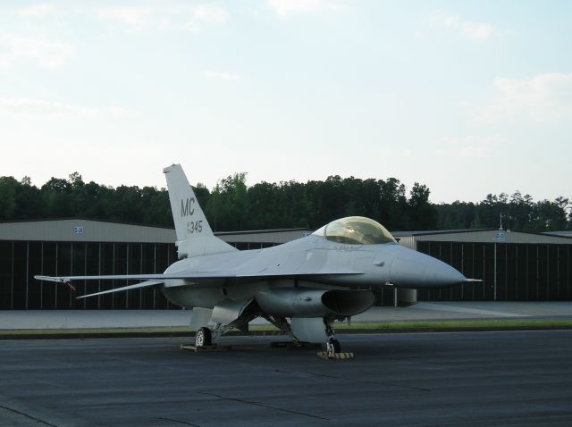 Lockheed F-16 Fighting Falcon —