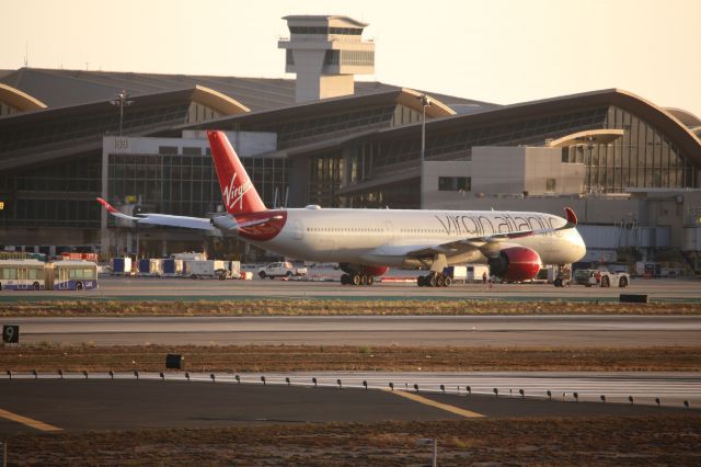 Airbus A350-1000 (G-VTEA)