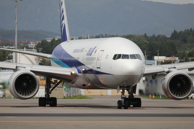 Boeing 777-200 (JA702A) - September 17th 2017:HKD-HND.