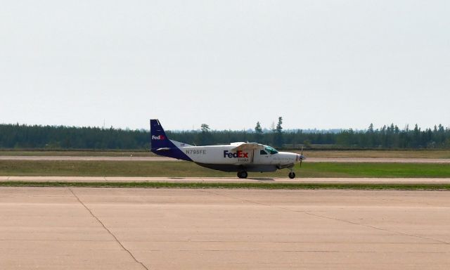 Cessna Caravan (N795FE) - FedEx Cessna 208B Super Cargomaster N795FE in Marquette, MI