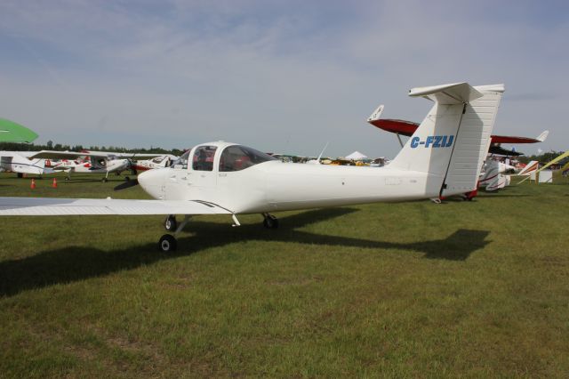 Piper Cherokee (C-FZIJ) - C-FZIJ Piper PA-38 112X RVA Aéroport de Sherbrooke QC. CYSC 16-06-2918