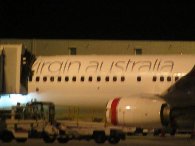 Boeing 737-800 —