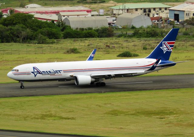 BOEING 767-300 (N378CX)