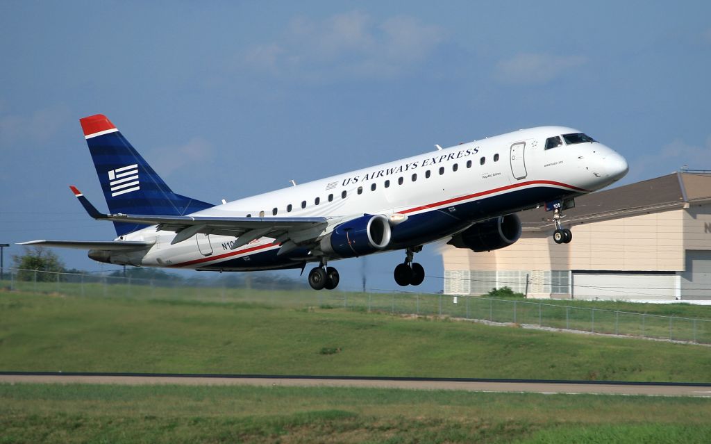 Embraer ERJ 175 (N105HQ) - US Airways Express (Republic Airlines) Embraer 175 departing Nashville runway 20 center