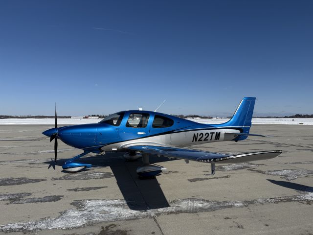 Cirrus SR-22 (N22TM)