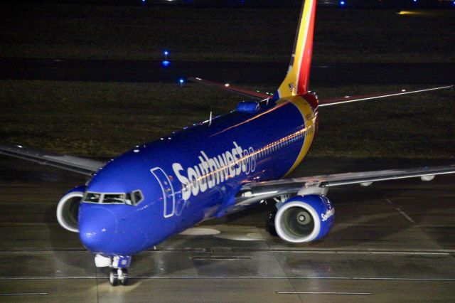 Boeing 737-800 (N8536Z) - Flight 5692 from LAS onto BOS - My mothers flight! Sorry if its a little blurry.. (February 19th, 2018) 