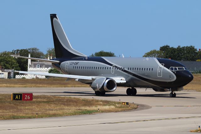 BOEING 737-300 (LY-CHF)