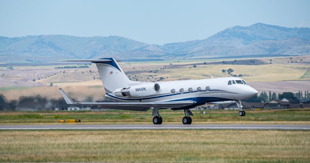 Gulfstream American Gulfstream 2 (N945PK) - Gulfstream GII departing KBZN